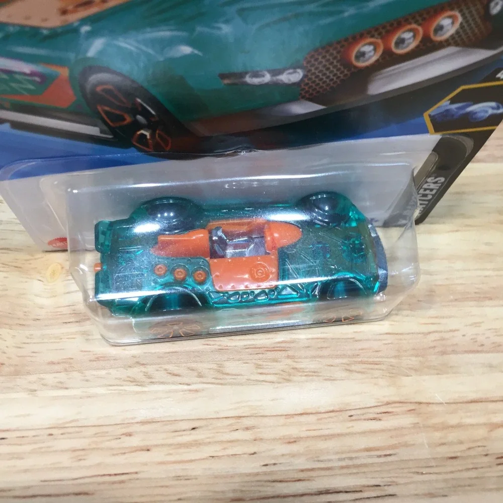 Hot Wheels Kids Toy Car X-Raycers Monteracer 63/250 1:64 Teal Orange
